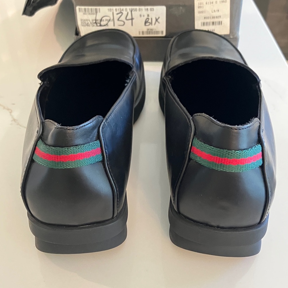 Gucci Black Loafers with Signature Green and Red Accent